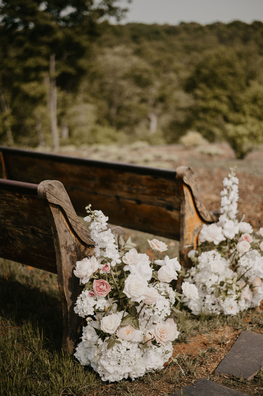 Eleonora Aisle Flowers - Rental