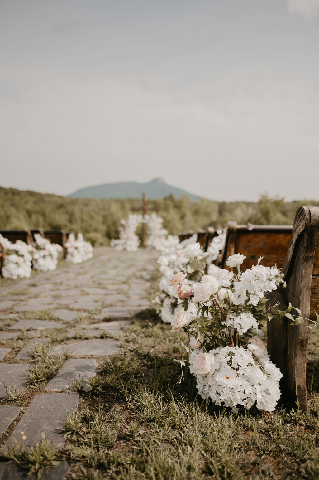 Eleonora Aisle Flowers - Rental